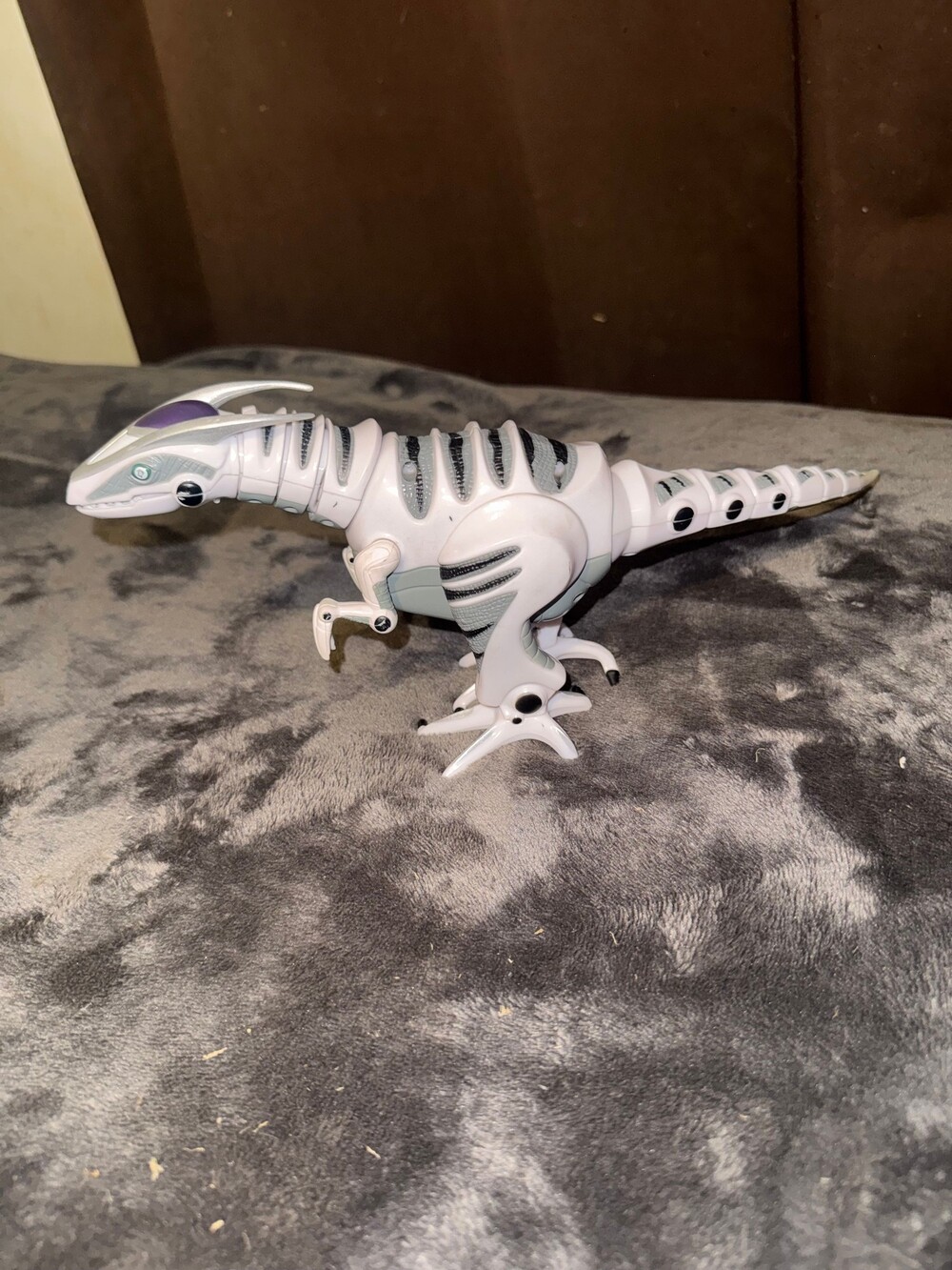 Robotic Dinosaur Toy White Gray Articulated Figure